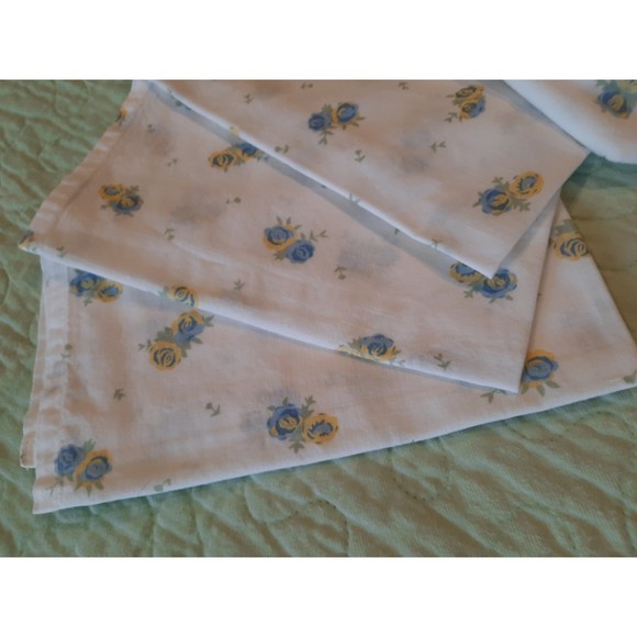 VTG Napkins, Tiny Blue Roses, 4 Vintage Table Napkins, Linens - Picture 2 of 7